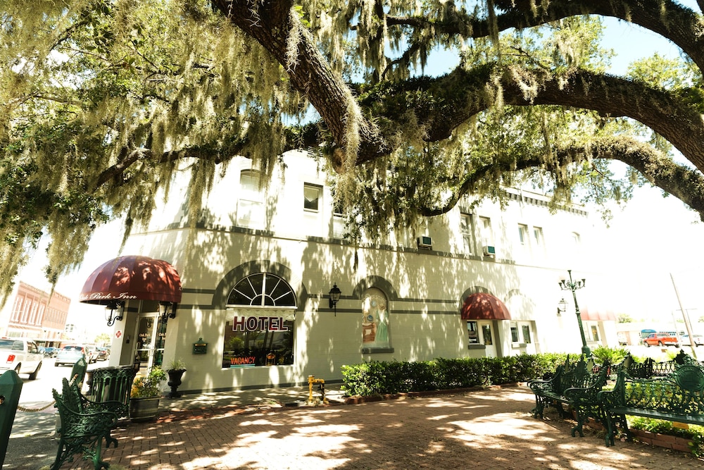 Oak Tree Hotel