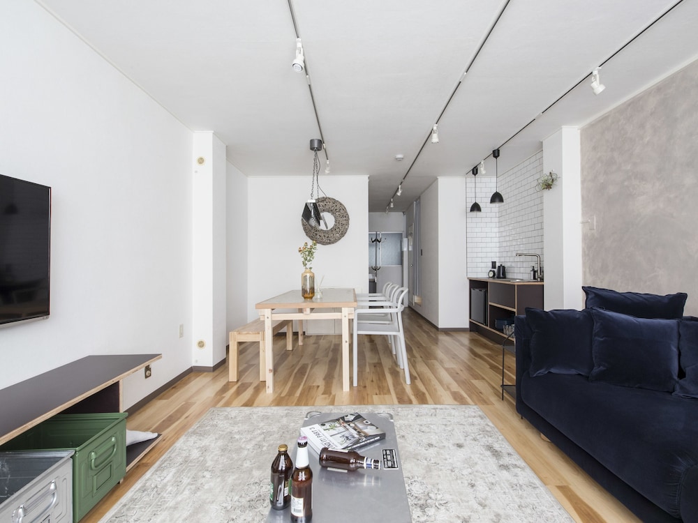 nid NAMBA Station House