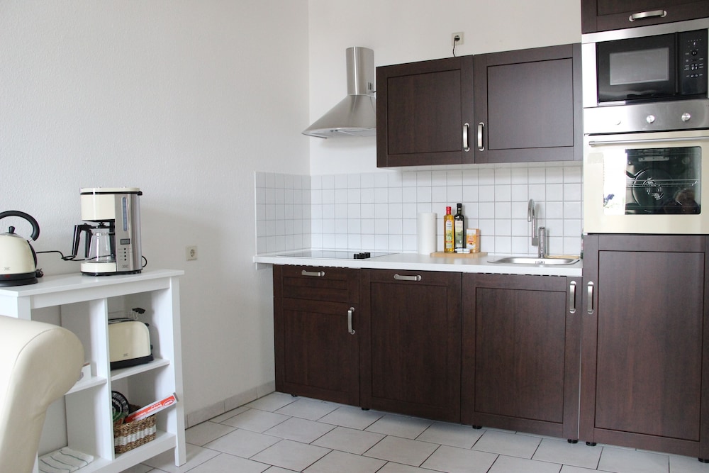 Leon Apartments