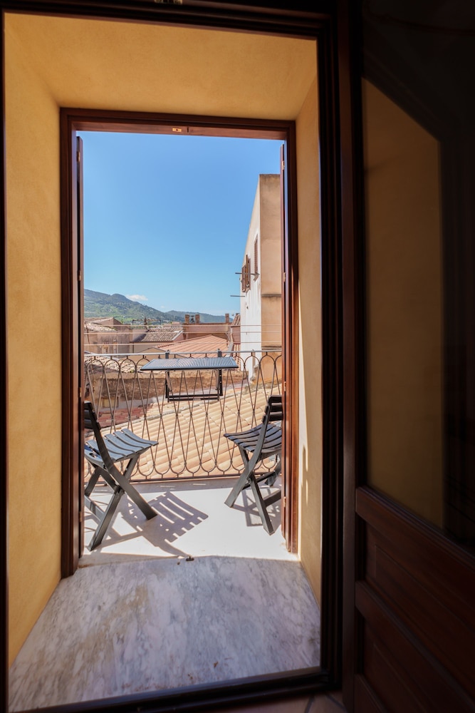 Casa del Bastione in Cefal