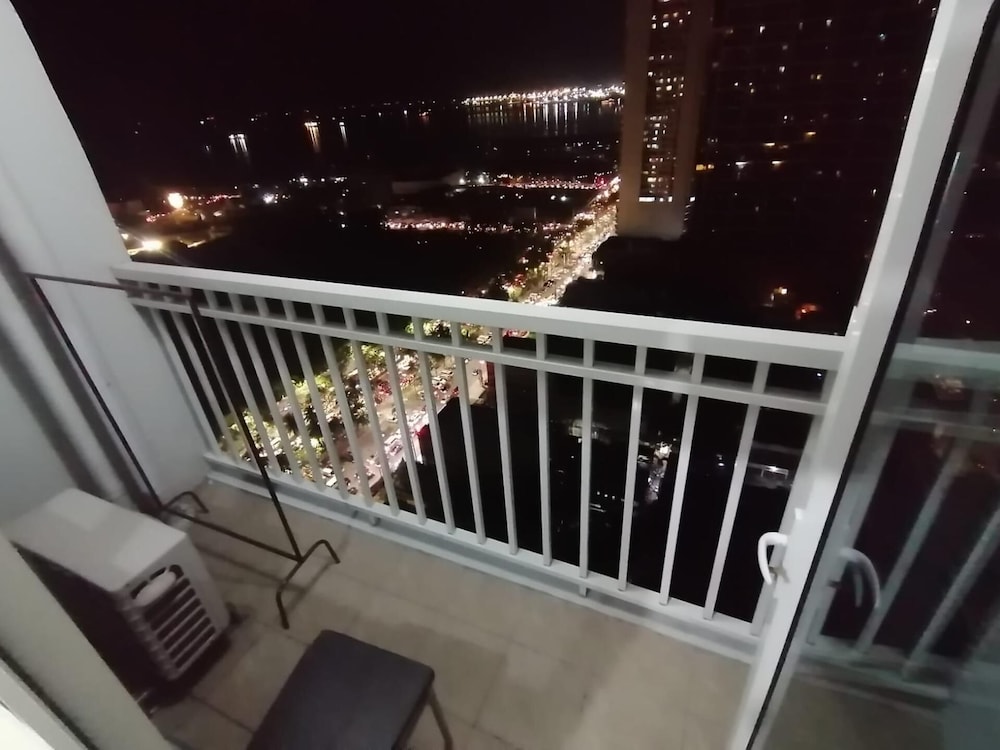 Cozy Urban Apartment in Pasay City
