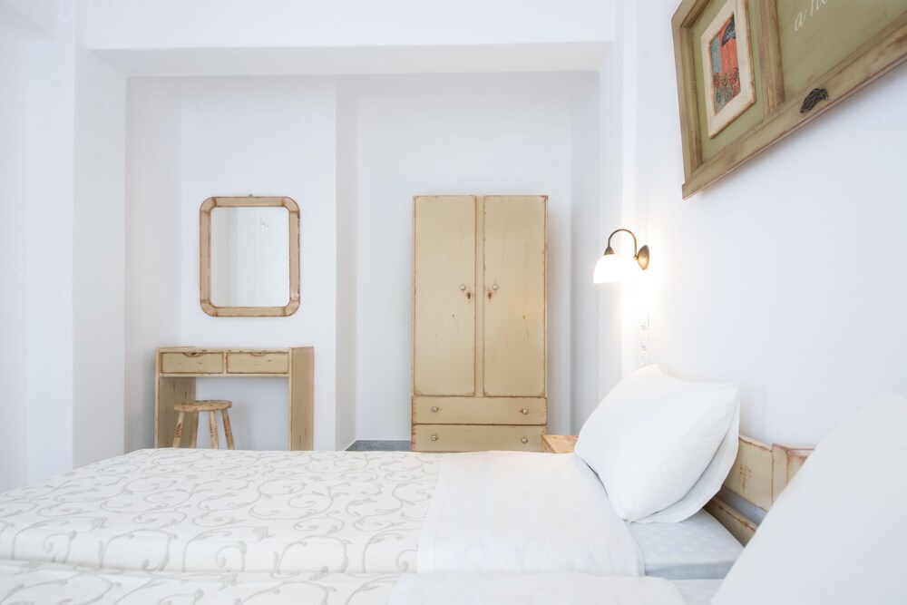 Fragias Boutique Studios & Apartments photo 2