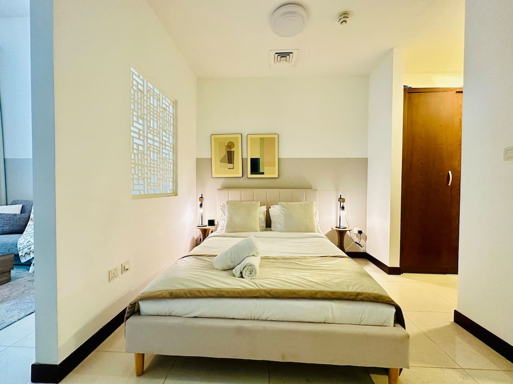 Manzil- Chic Studio in JVC With Premium Amenities