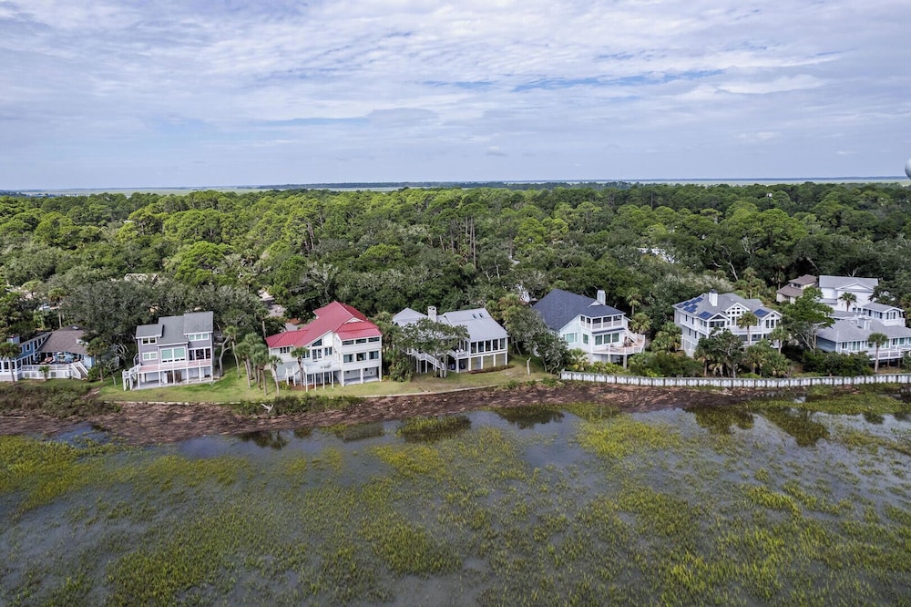 111 Cardinal Crest
