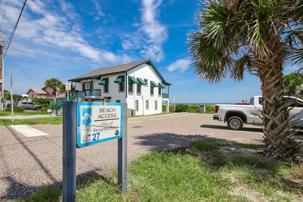 2754 1st Ave. A 2 Bedroom Duplex