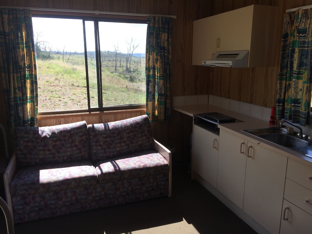 Cooba Holiday Motel