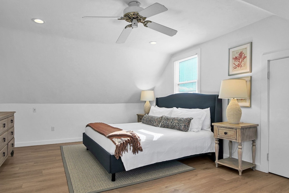 Charming 3br Home In Nantucket's Natural Beauty 3 Bedroom Home