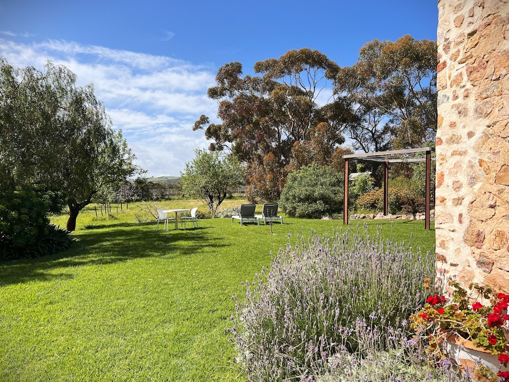 Old Chaff Mill Retreat - - luxury vineyard accommodation
