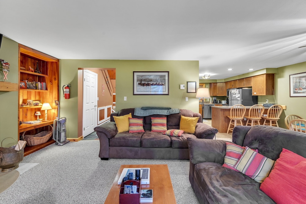 Otter Slide 78i - A Cozy Mountain Retreat 2 Bedroom Townhouse by The Summit at Gore Mountain
