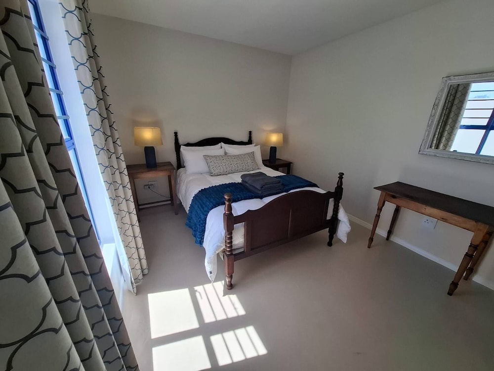 Oosiesrus - Charming Langebaan Villa With Garden View