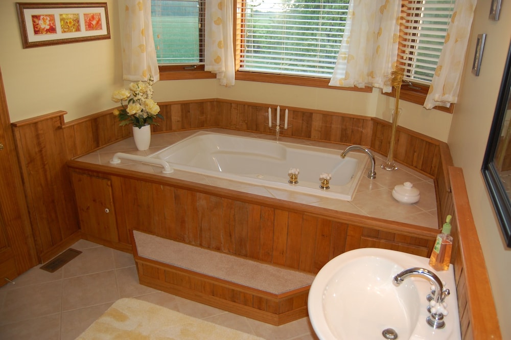 A Touch of Country Bed & Breakfast
