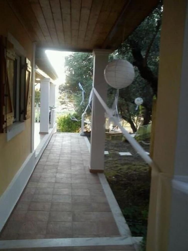 Sofos Apartments