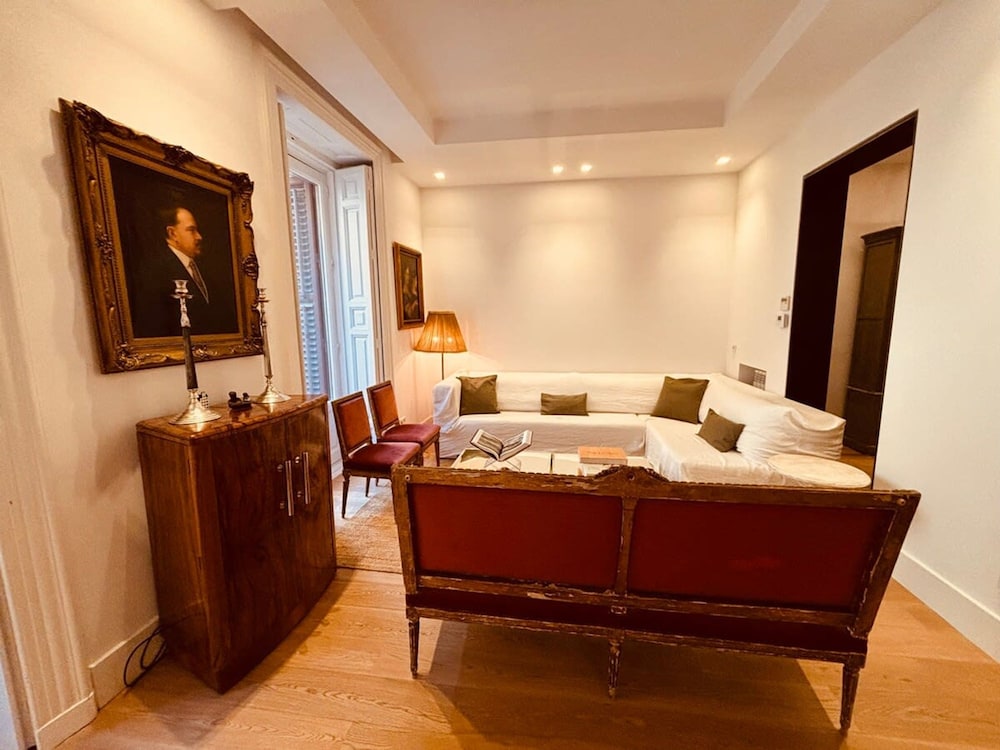 The Pelayo Majestic Luxury 3 Bedroom in Chueca
