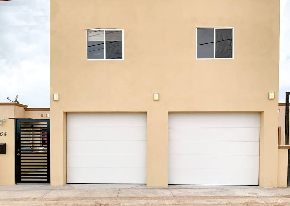 Apartment With Excellent In-town Location 2