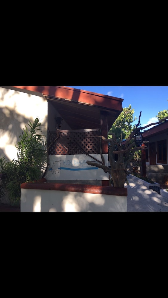 Hudhu Raakani Lodge