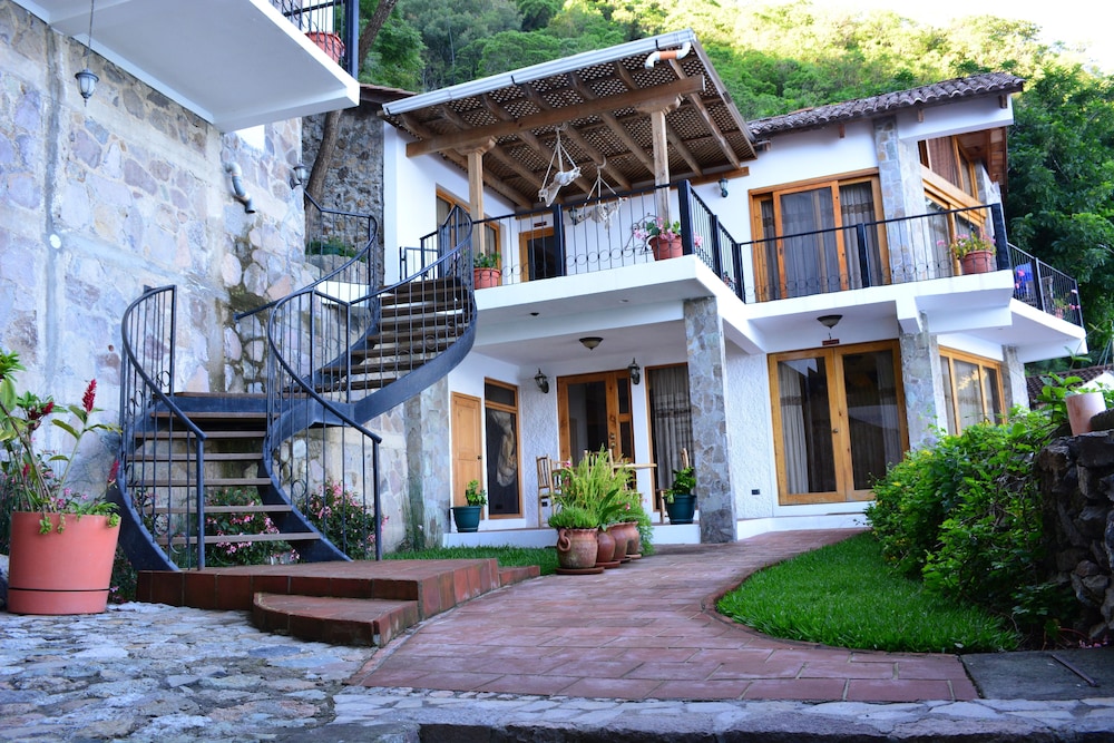 Atitlan Villas Qanajuyu