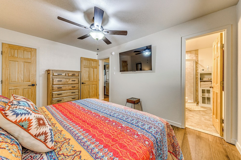 18 Mi to Ski Apache - Ruidoso Home Fit for Family!