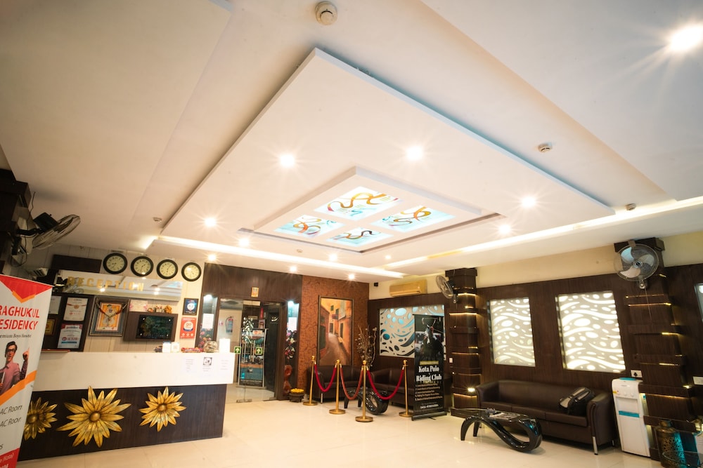 Hotel Flowers Inn