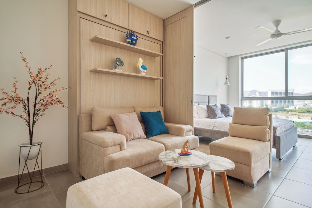 Salguero Suites By HostPro