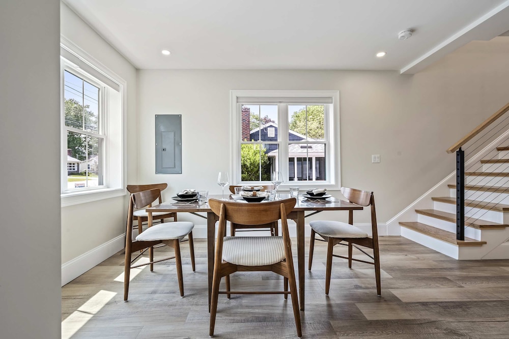 Bourne By The Beach Beautiful Home for 6 Near Shops and the Shore