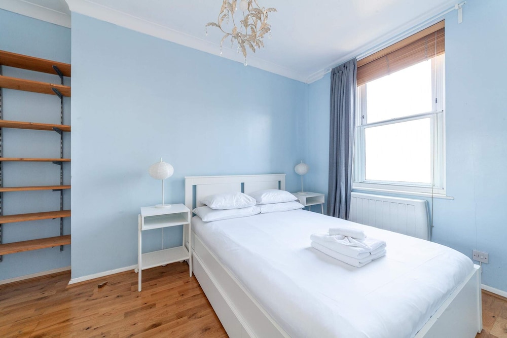 Bright and Cosy Apartment in South London