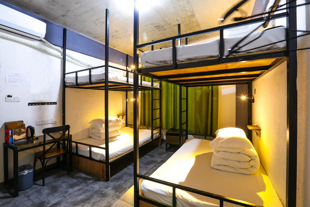 Zhangjiajie Comma Travel Hotel
