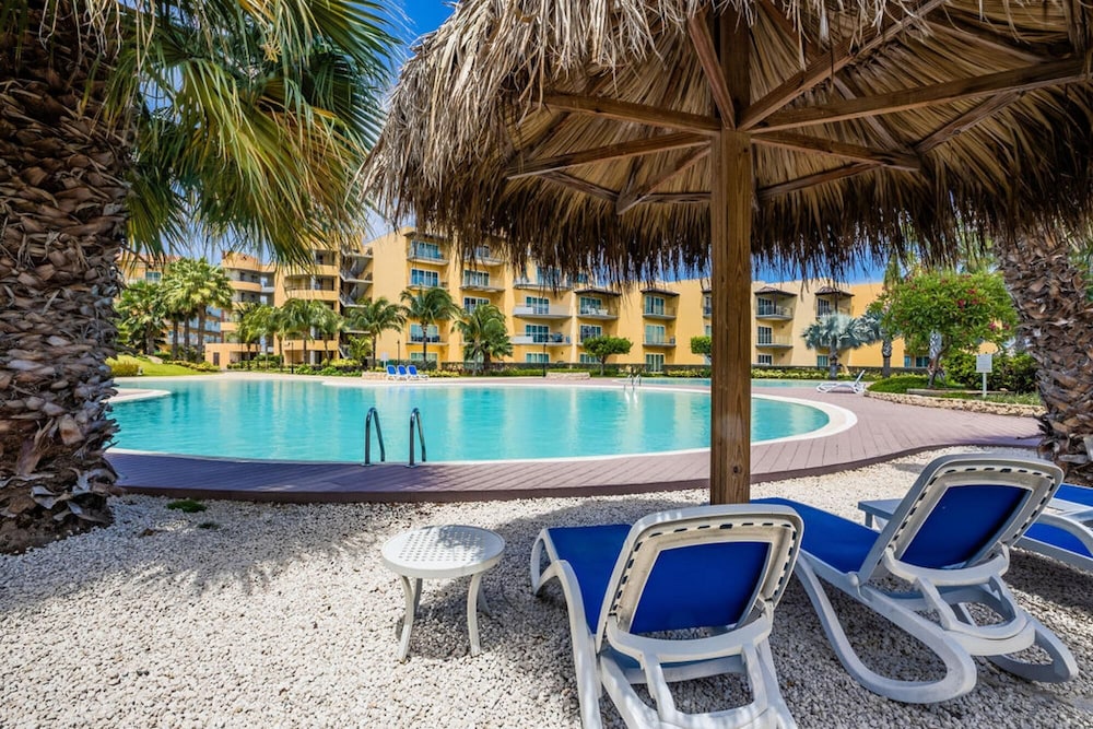 2BR 3BA Condo on Eagle Beach w Amazing Amenities