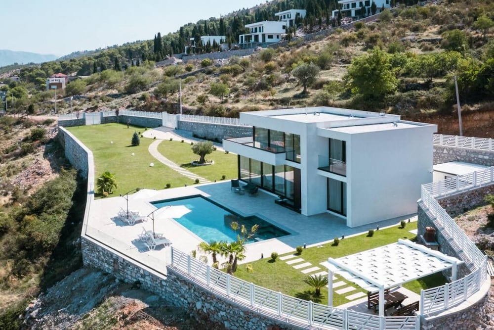 The Panoramic Villa in Shkod r