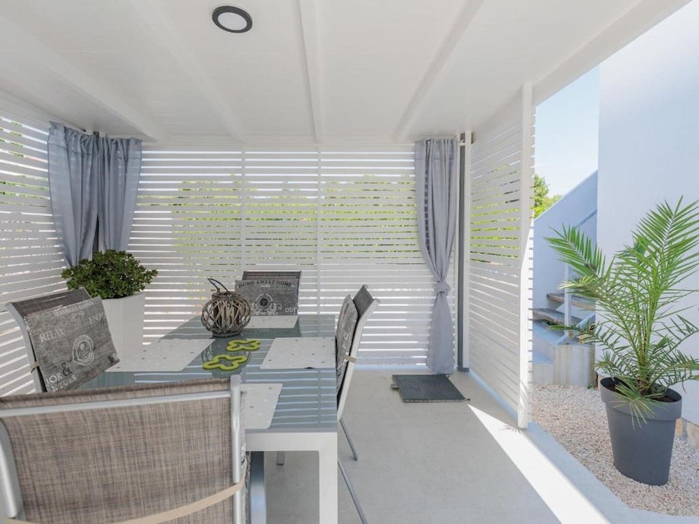 Charming Apartments Tome With Pool