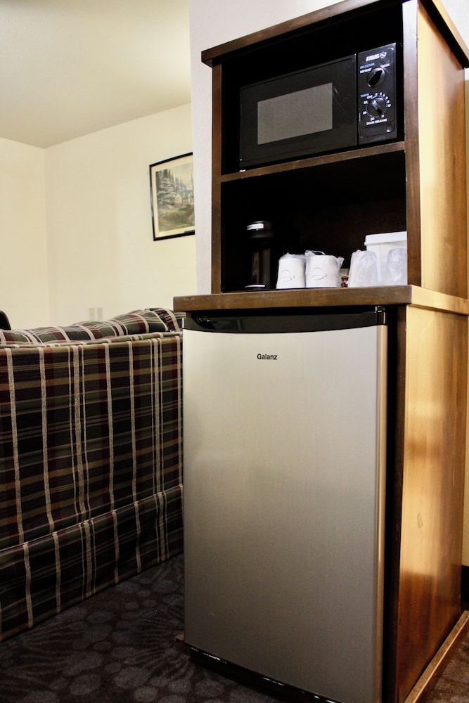 McAlester Vacations - Candlelight Inn  Suites Hwy 69 near McAlester - Property Image 10