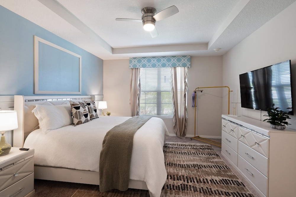 Solara Resort 9 Bedroom Private Pool + Spa Home 9 Home