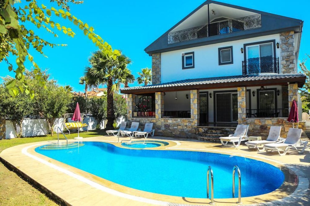 Villa Zuhal Dalyan 5 Bedrooms