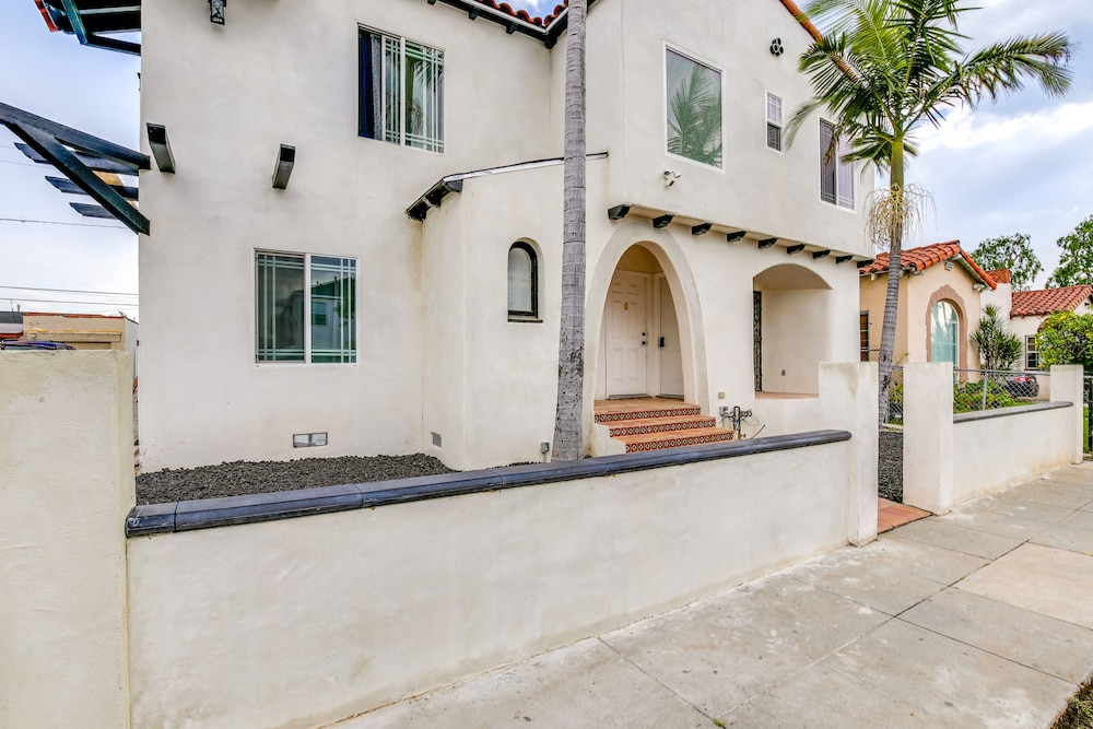 East Los Angeles Home - 7 Mi to Downtown!