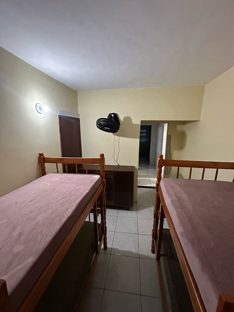 Cabo Frio Beach House Hostel
