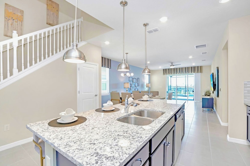 Upstay: 7BR Resort Home w Private Poolnear Disney