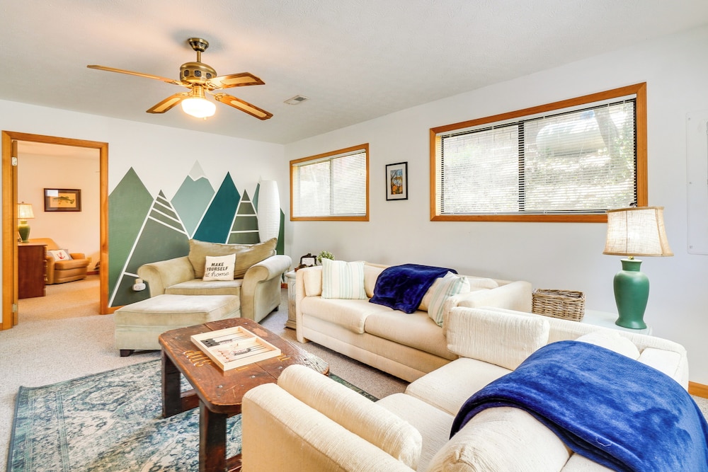 Hiwassee Lake Access: Pet-friendly Cabin w/ Views!
