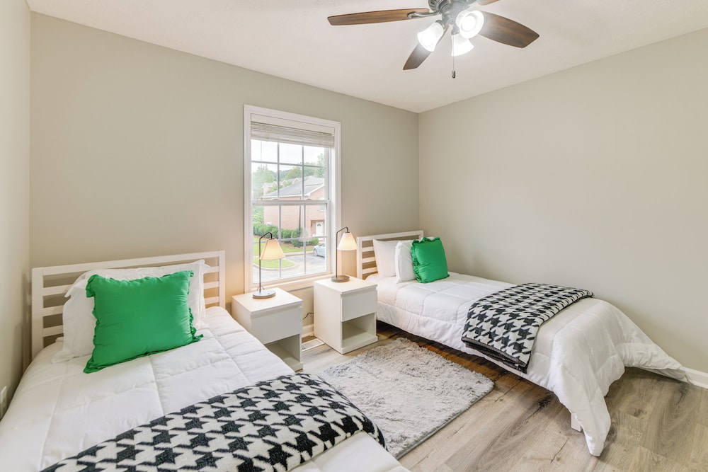 2 Mi to Tiger Territory! Condo w/ Community Pool