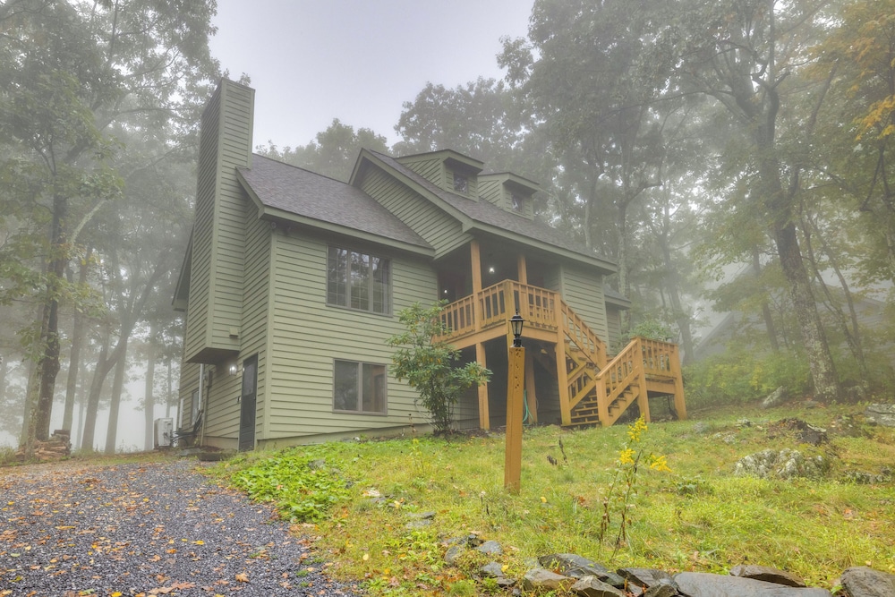 Game Room & Fire Pit: Wintergreen Resort Home! view 3