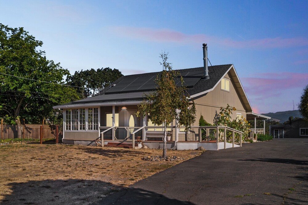 Charming Wine Country Farmhouse W/ Scenic Views 4 Bedroom Home by RedAwning - Property Image 30