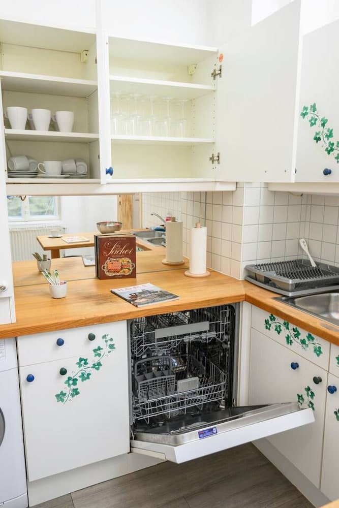 Spacious 2BR Stay for 6 Heart of Mödling