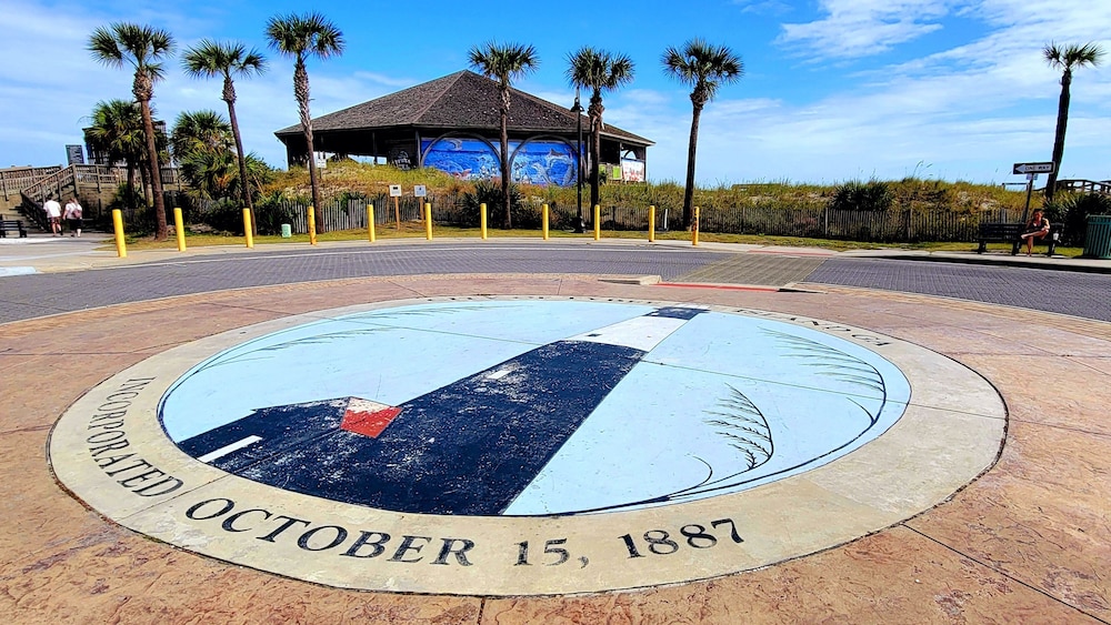 Pelican Landing 302 by Tybee Vacation Rentals
