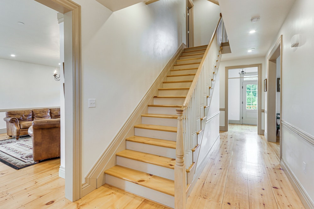 Updated Farmhouse < 2 Mi to Historic Middletown!