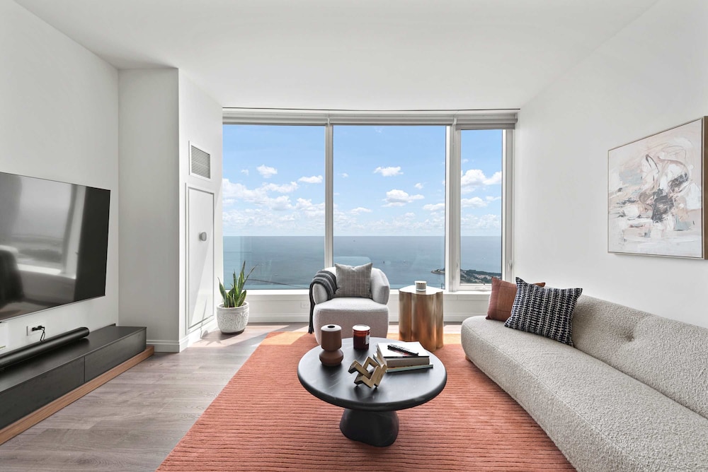 Luxe Apts Stunning Lake Views Resort Amenities