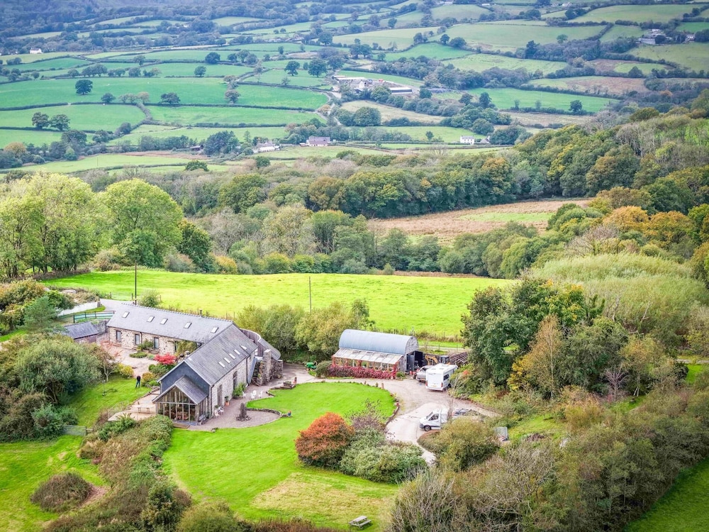 West Barn - 2 Bedroom Cottage - Llandeilo