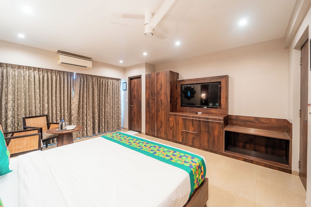 Treebo Premium Nova Candolim with Pool and spa