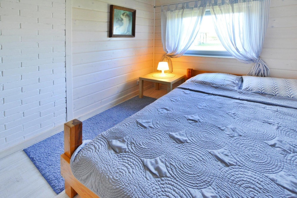 Large Holiday Home With Private Garden