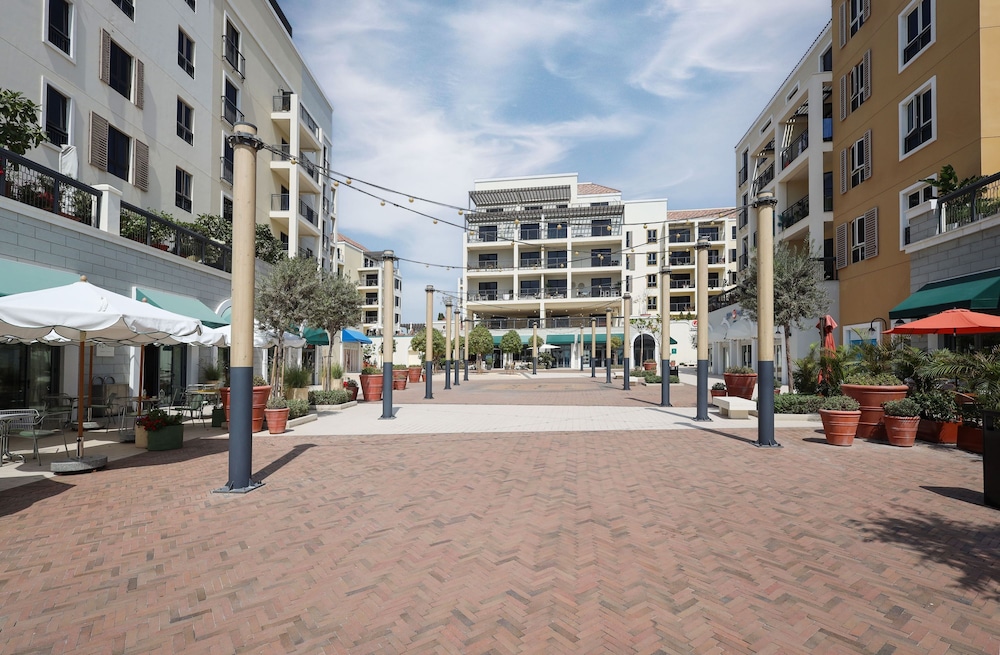 Elite LUX Holiday Homes - 1bhk Beachside Retreat at Port De La Mer Dubai