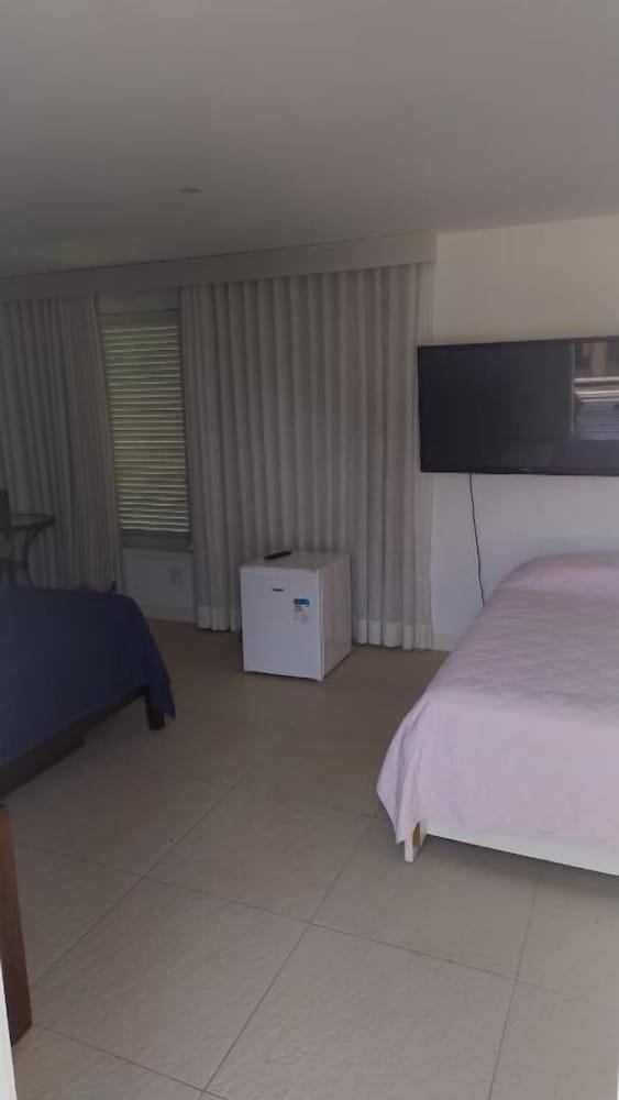 Jolly Praia de Tucuns e Hospedagem