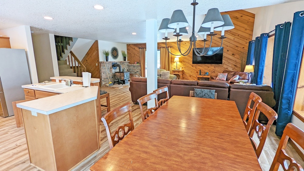 Yellow Pine 10 5 Bedroom Home