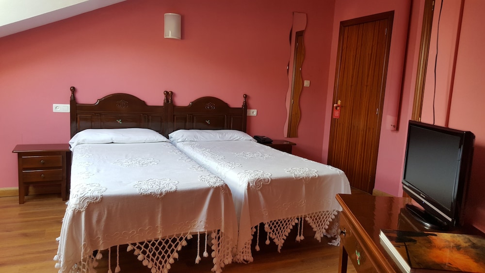 Hotel Los Acebos Cangas view 5